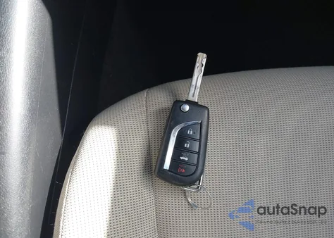 2020 Toyota Corolla Le z USA, uszkodzony, nr VIN JTDEPRAE9LJ056176